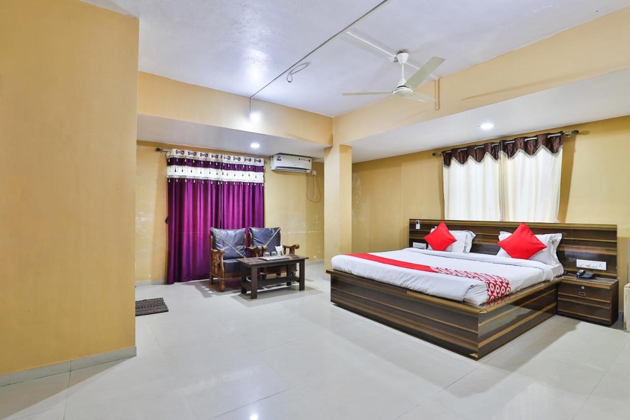 Oyo 24833 Hotel Silver 达曼 外观 照片