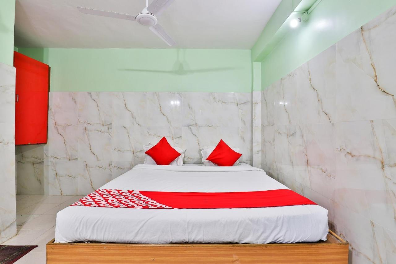 Oyo 24833 Hotel Silver 达曼 外观 照片