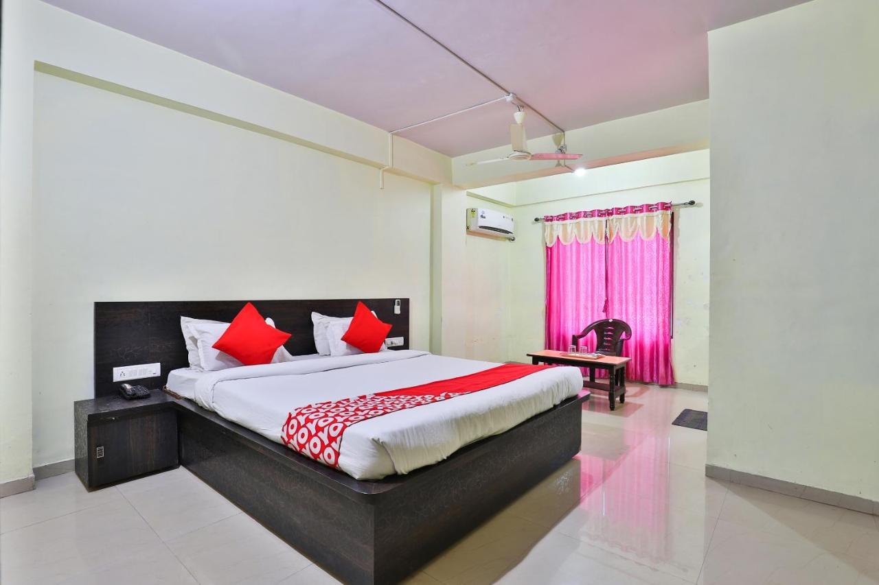 Oyo 24833 Hotel Silver 达曼 外观 照片