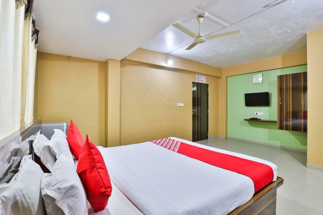 Oyo 24833 Hotel Silver 达曼 外观 照片